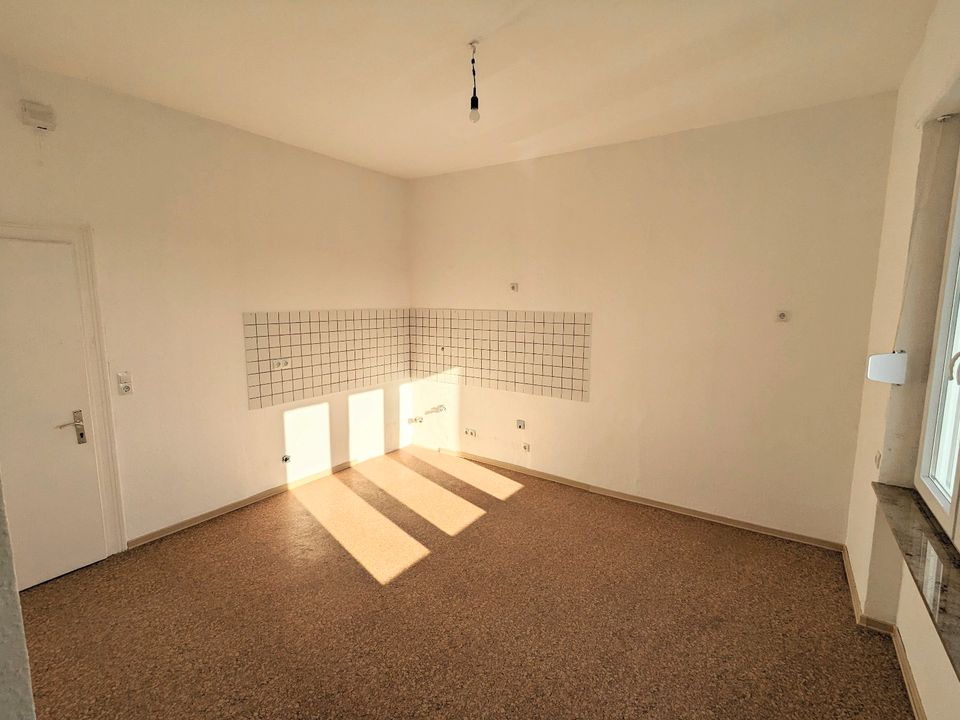 Charmante Wohnung mit zwei Zimmern ( +Küche/Bad) in Heimbach-Weis in Neuwied