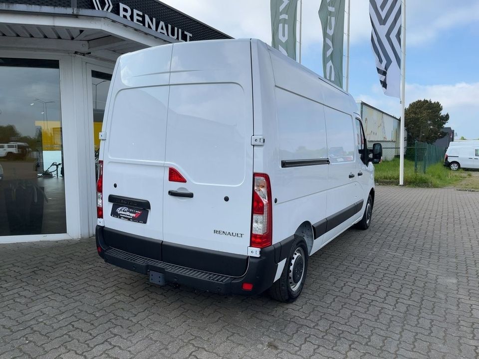 Renault Master Kastenwagen L2H2 3,5 Blue dCi 150 in Rostock