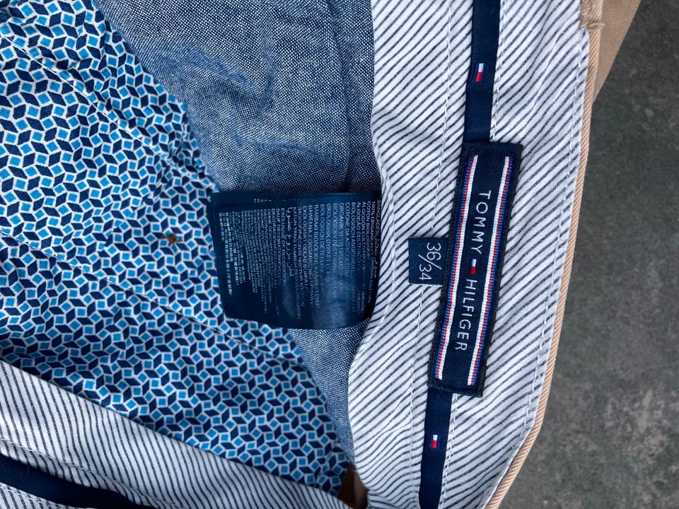 Kleidungspaket Herren - Replay MarkenJeans, kurze Hosen, Pullover in Lemwerder