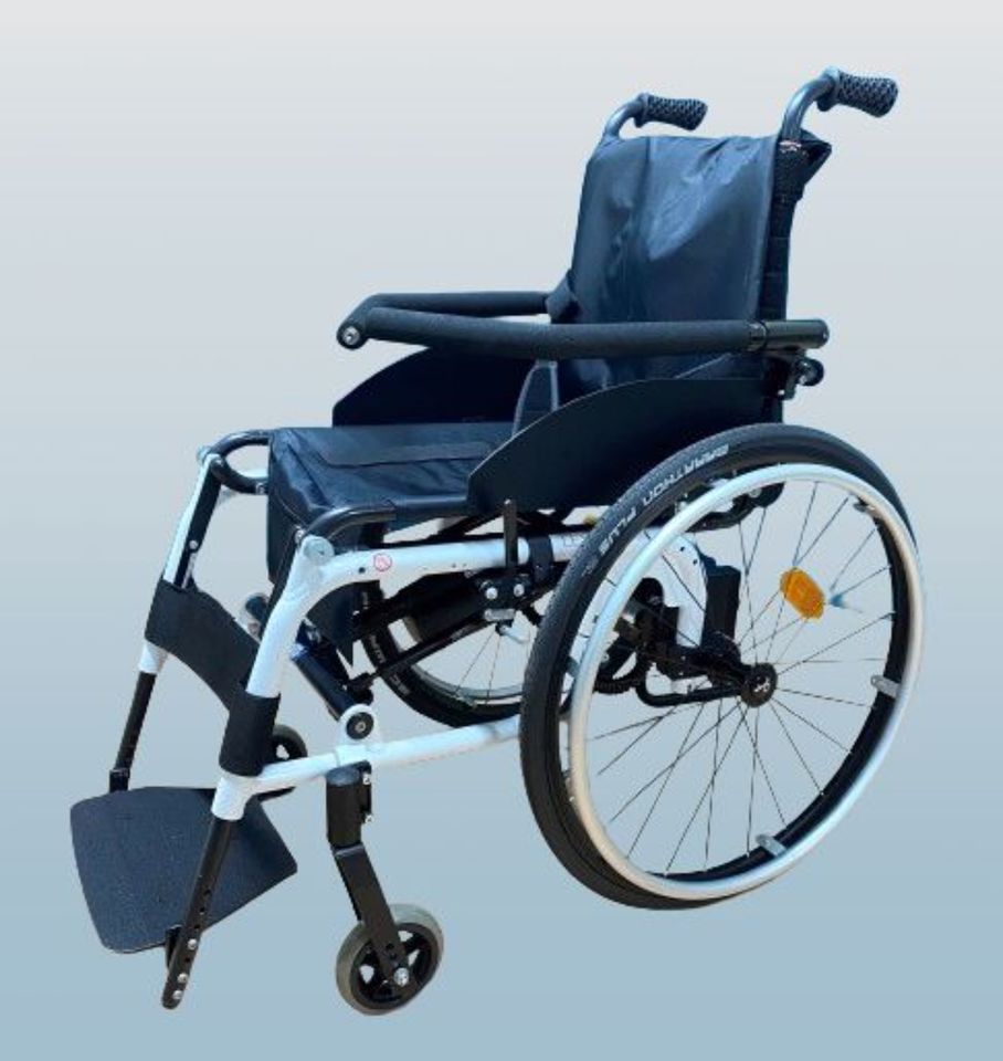LEVO LCEV Aufricht-/ Steh- Rollstuhl (elektrisch) • SB 38 cm in Hamm