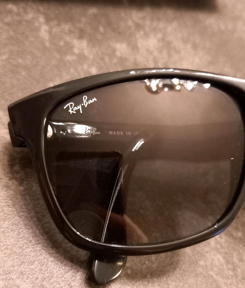 Sonnenbrille Ray Ban Modell RB4181 schwarz in Eislingen (Fils)