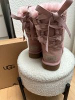 Ugg uggs Schuhe Boots Damen 36 Winter altrosa schleife Baden-Württemberg - Tamm Vorschau