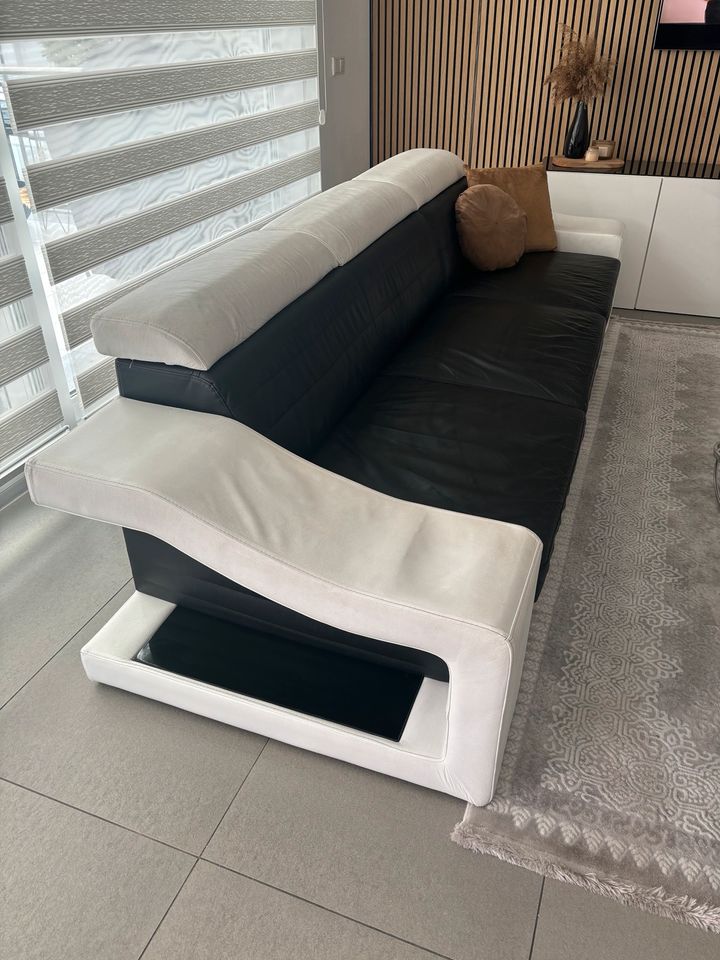 Leder Couch schwarz/weiss 3 Sitzer 2 x in Berlin
