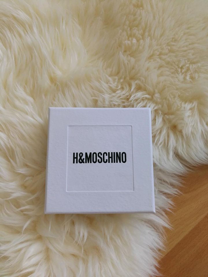 H&M x Moschino Armband in Hannover