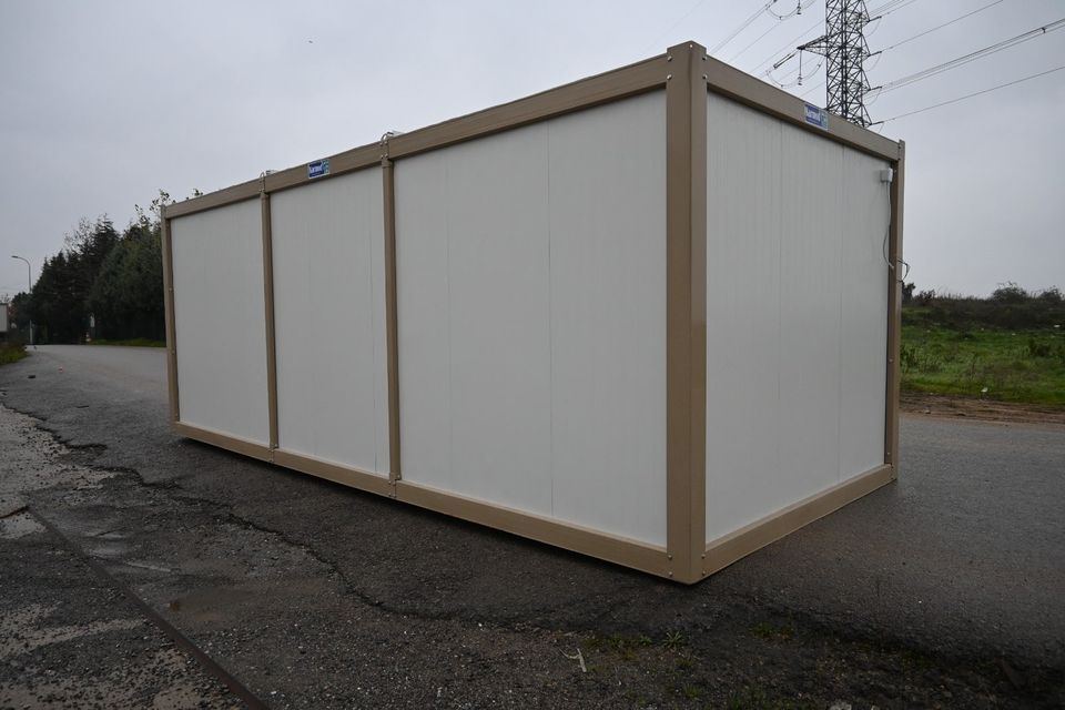 Wohncontainer | Imbisscontainer |Containerhaus | Kassencontainer | Raumcontainer | Flüchtlingscontainer | Lagercontainer | Baucontainer | Bürocontainer | Containeranlage in Lumpzig