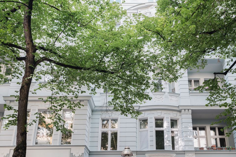 Vermietete 3-Zimmer-Altbauwohnung mit Loggia in Berlin