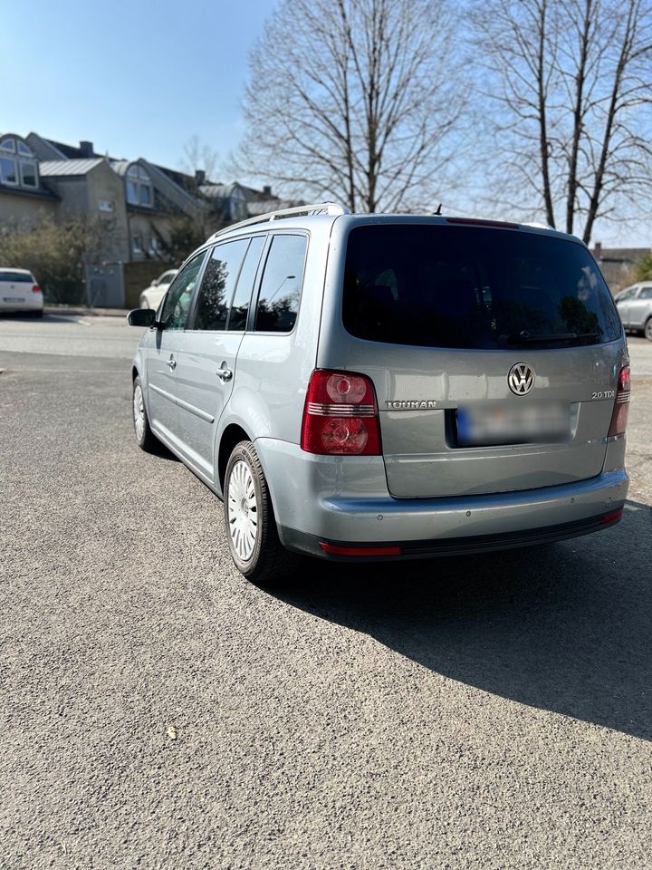 VW Touran 2.0 tdi 140ps 7 Sitzen in Marburg