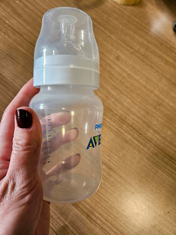 Avent Babyflasche wie neu in Düren