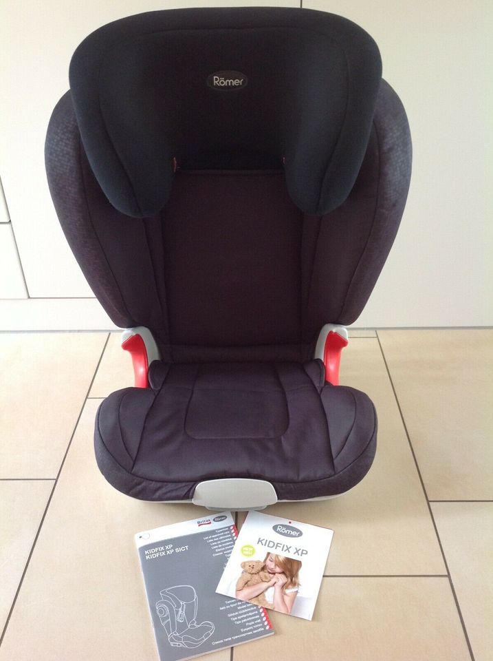 Britax Römer KIDFIX XP mit Isofix in schwarz in Mundelsheim