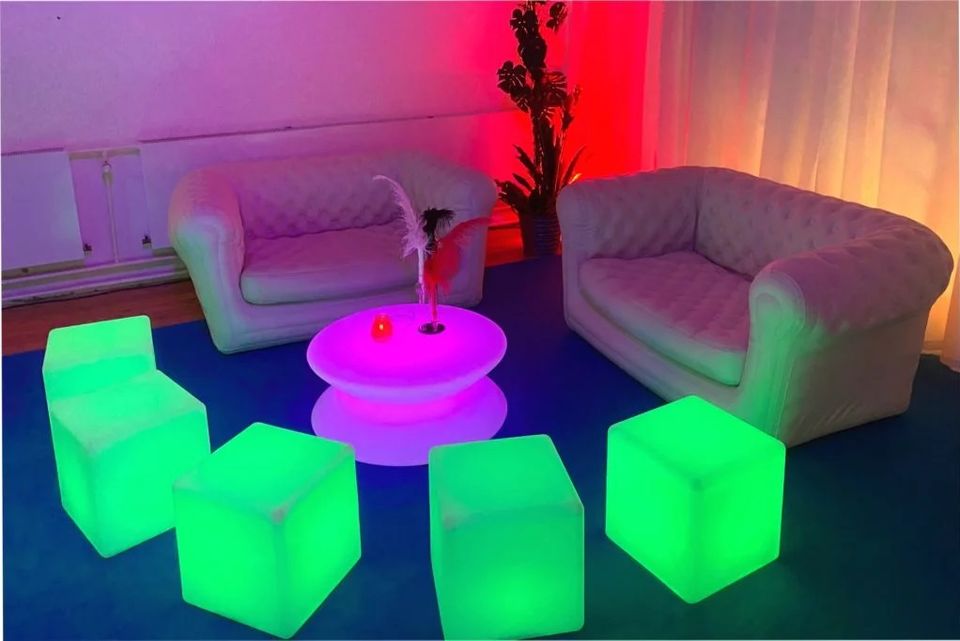 4x LED Leuchtwürfel 60x60 - Sitz Möbel | MIETEN LEIHEN in Leipzig