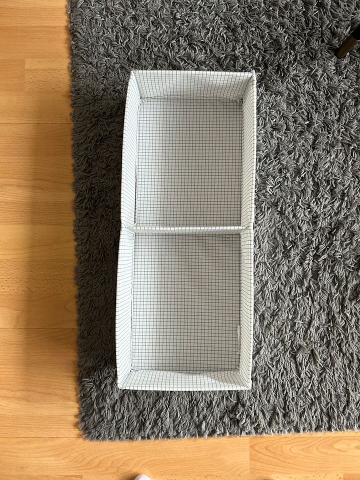 Ikea Regaleinsatz, STUK Kasten mit Fächern, kariert, 20x51x10 cm in Frankfurt am Main