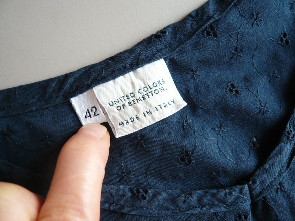 Benetton Kleid Blau Lochstickerei 36/38 S neuwertig in Berlin