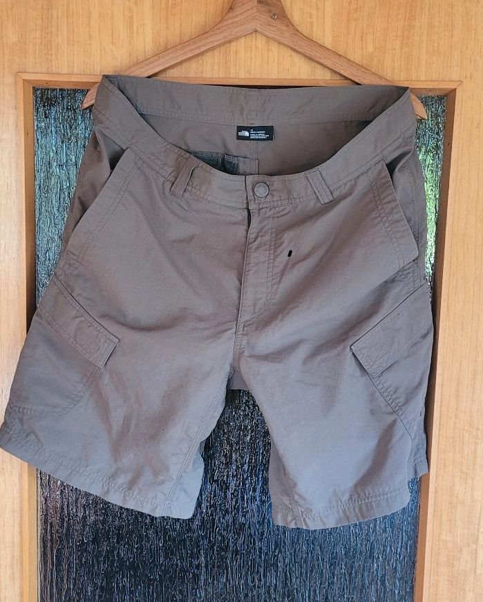 The North Face Herren Größe 32 outdoor shorts kurze Hose in Bad Boll