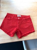 Rote Shorts Hannover - Bothfeld-Vahrenheide Vorschau