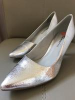 Tamaris Pumps Silber Gr 41 TOP Niedersachsen - Hodenhagen Vorschau