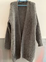 Schöne Strickjacke, grau, Zara, Gr. S Essen-West - Holsterhausen Vorschau