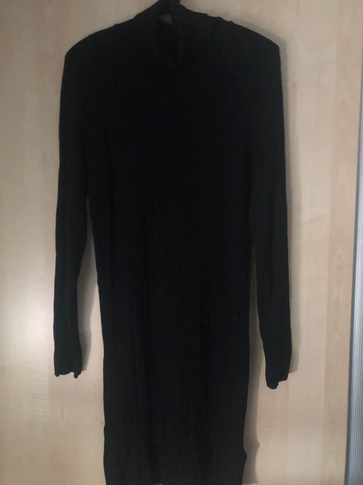 Longpullover Kleid Strick dünner schwarz Gr. M Neu mit Etikett in Estenfeld