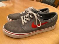 Nike Sneaker, Sportschuhe, Gr. 38,5. Leder Saarland - Mandelbachtal Vorschau