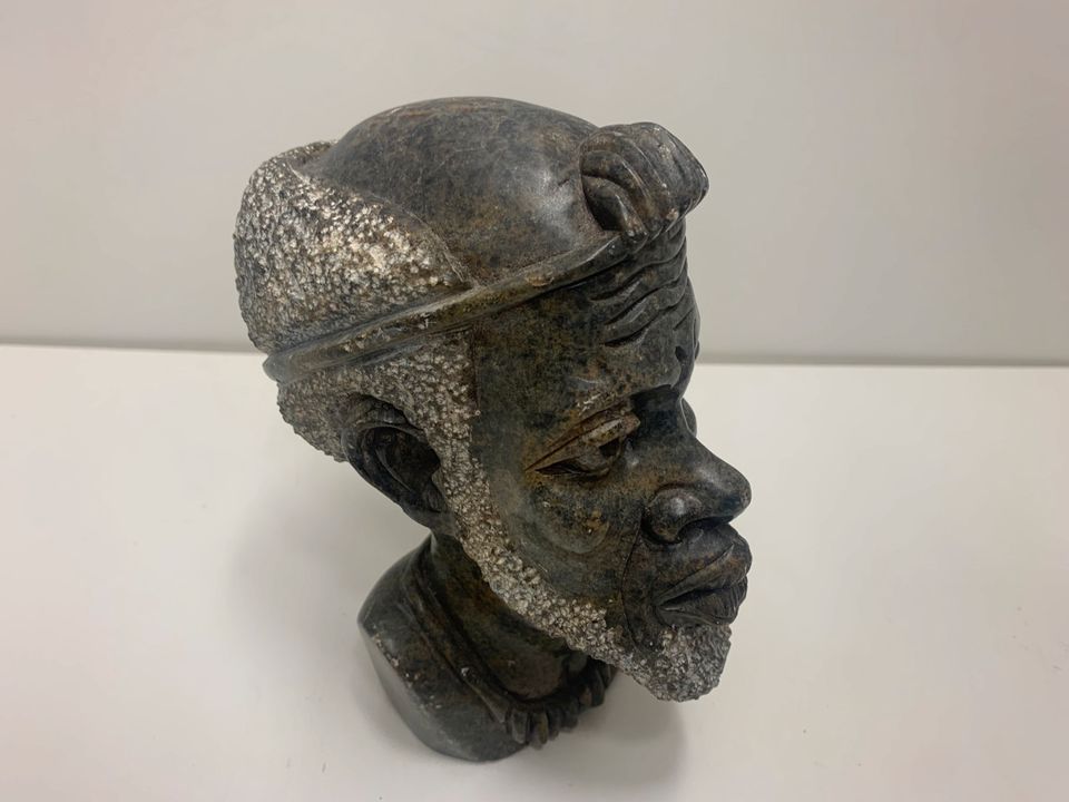 Afrikanischer Steinkopf Mann Büste Stein Skulptur Kunst in Duisburg