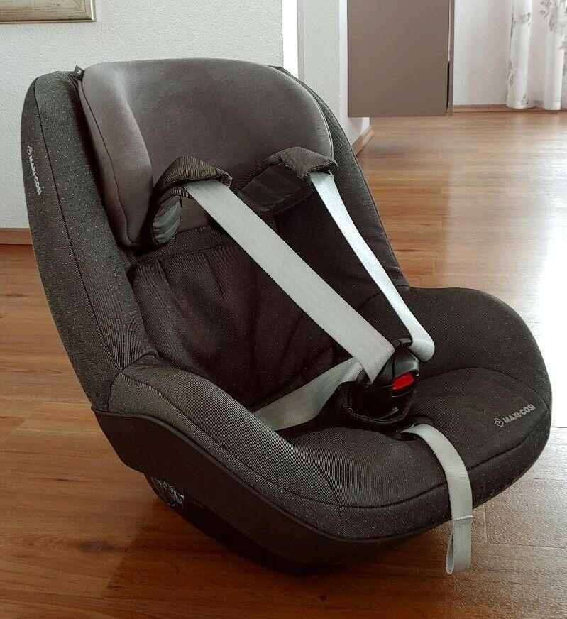 Maxi Cosi Kindersitz + Isofix-Station in Willstätt