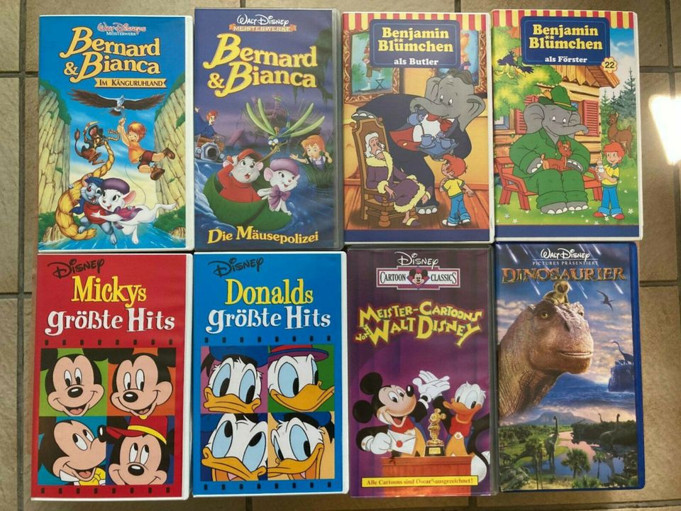 Videokassetten-Sammlung - Asterix, Micky Maus, & vieles mehr in Boden