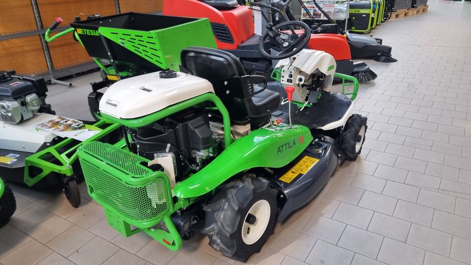 Etesia Attila AK98 Hochgrasmäher Gestrüppmäher Wiesenmäher in Olpe