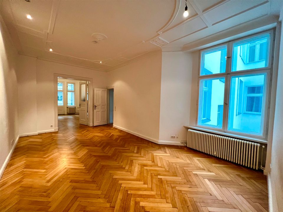 DICHT LUDWIGKIRCHPLATZ- ERSTKLASSIGE STUCKWOHNUNG - im exklusivem Gründerzeitaltbau in Berlin