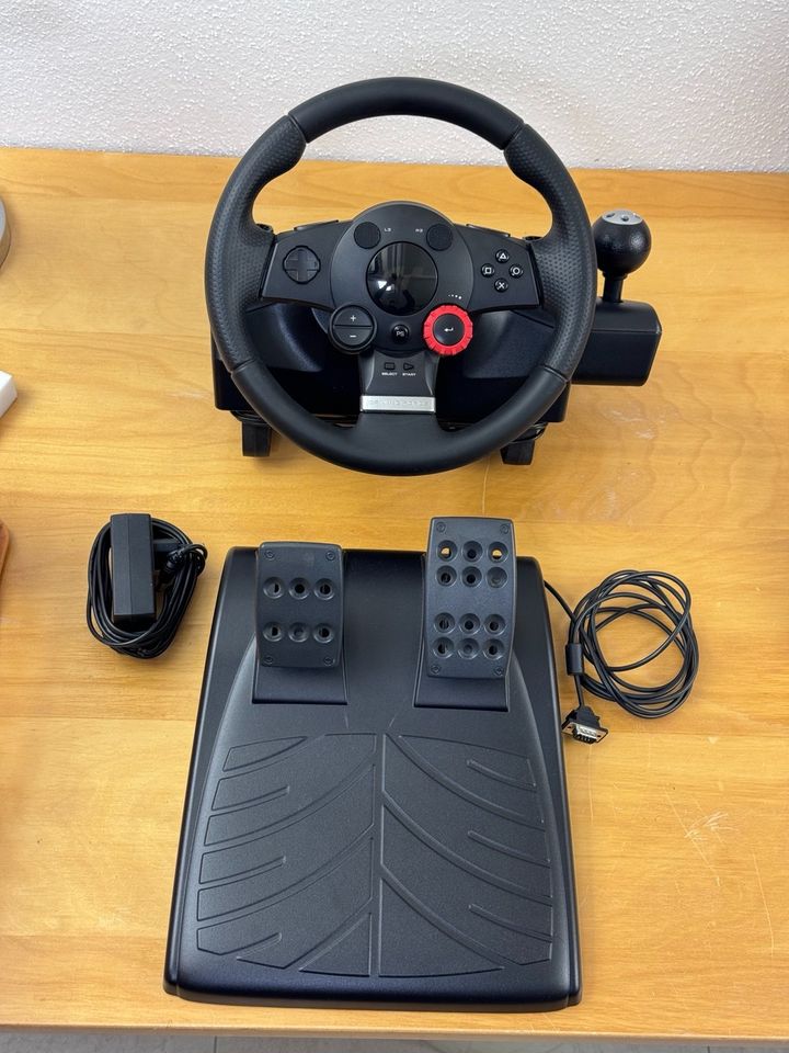 Logitech Driving Force GT E-X5C19 Steering Wheel with Pedals  PS3 in Holzkirchen