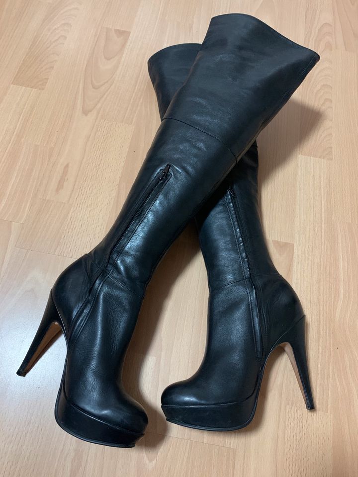 Buffalo High Heel Plateau Leder Overknee Stiefel 39, schwarz in  Niedersachsen - Kirchgellersen | eBay Kleinanzeigen ist jetzt Kleinanzeigen