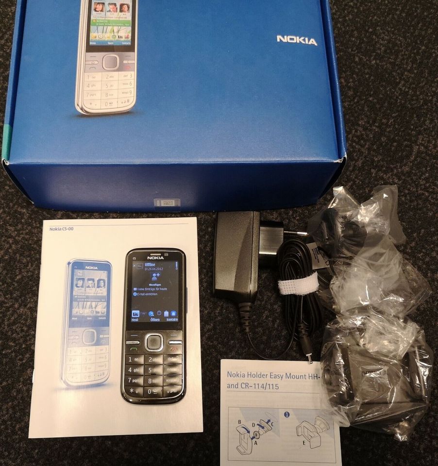 Nokia C5-00 - Handy SCHWARZ neue KFZ-Halterung CR-114 115 in Radebeul