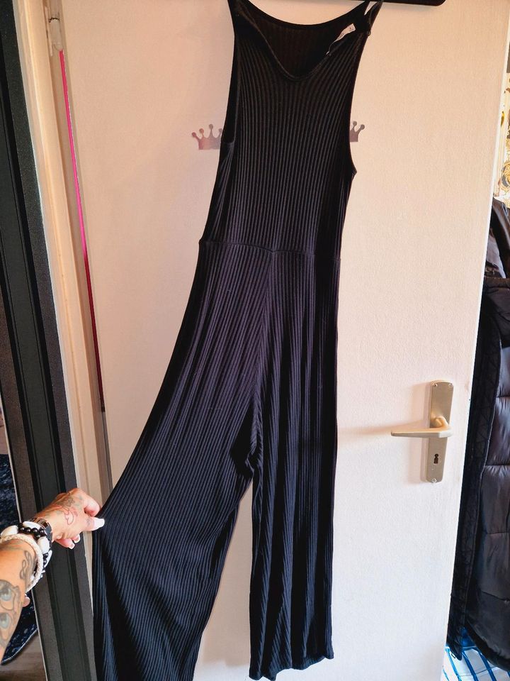 Jumpsuit Einteiler Gr.s in Halle