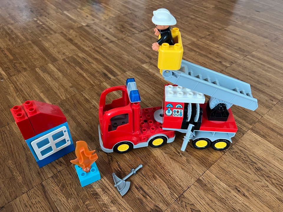 Lego Duplo 10592 Feuerwehr Drehleiter Löschfahrzeug in Eitorf