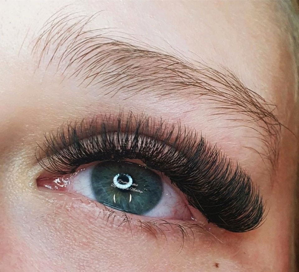 Wimpernverlängerung/UV Wimpernverlängerung in Balge