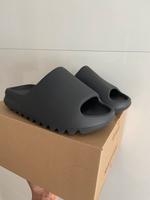 Yeezy Slide 37 ungetragen München - Schwabing-West Vorschau