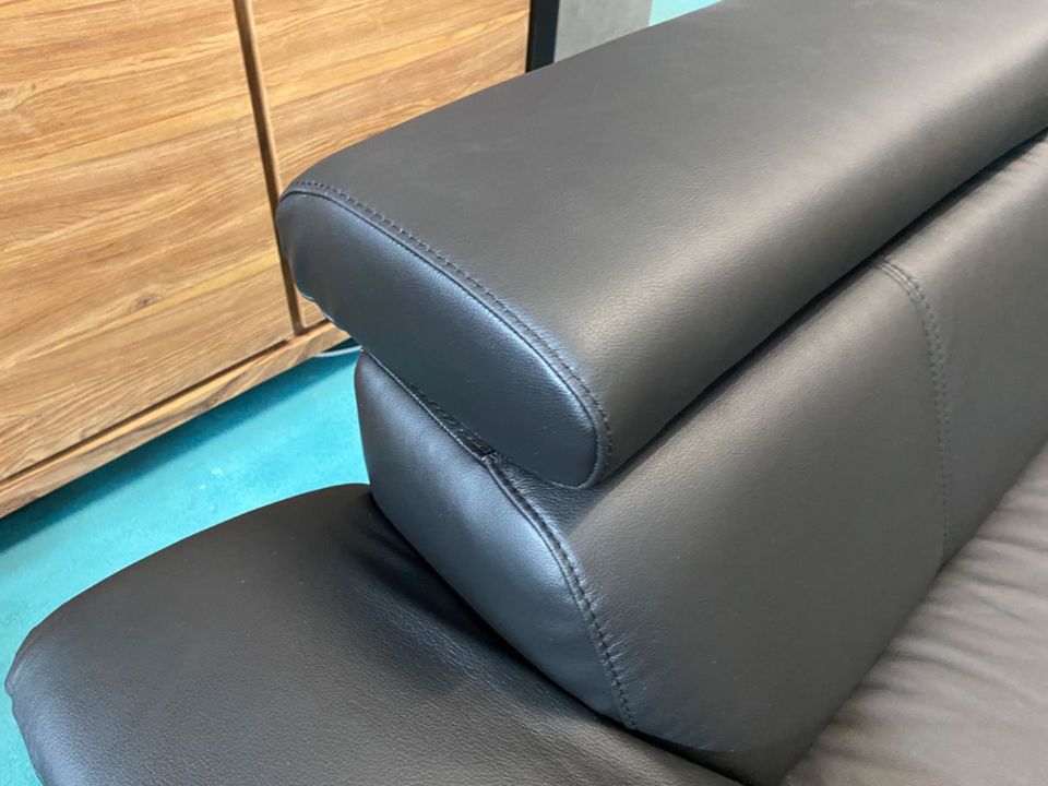 Ecksofa / Sofa / Polstergarnitur / Couch Leder statt 3749€ in Zeitz