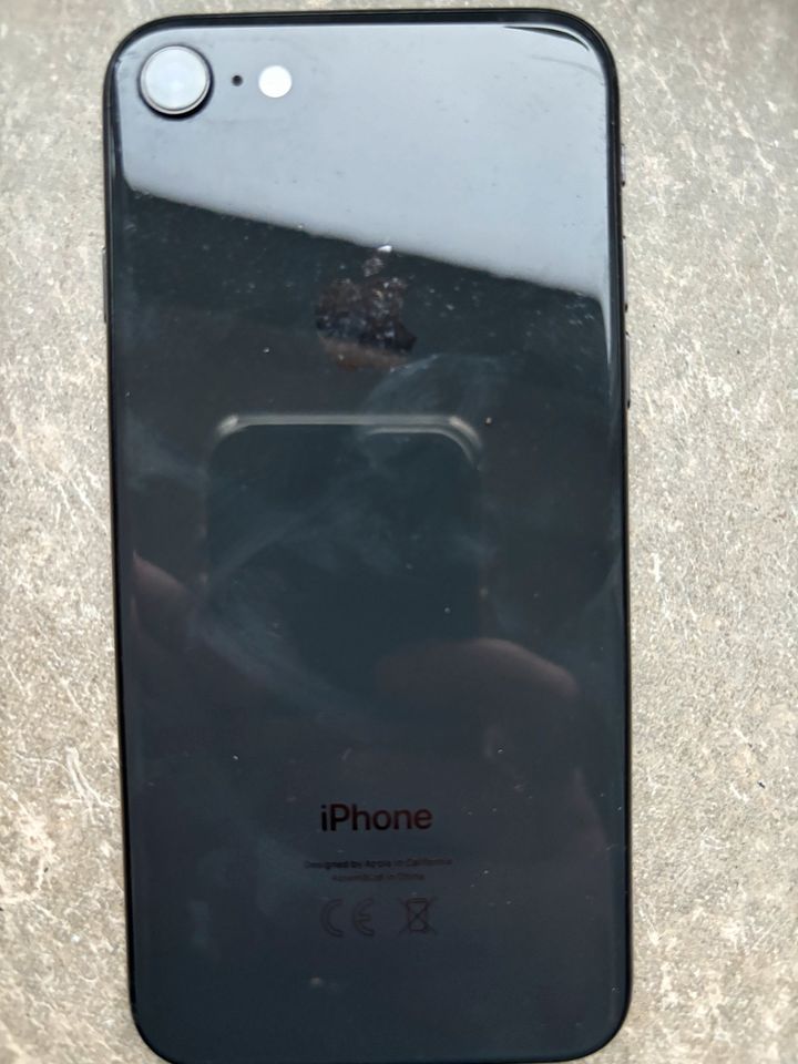 iPhone 8 64 GB in Jevenstedt