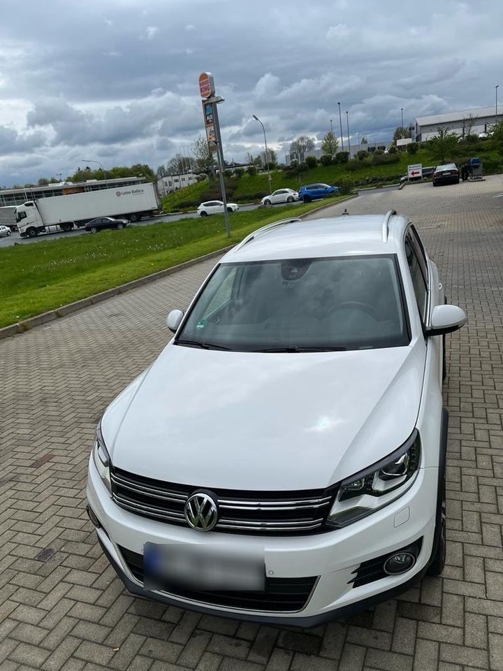 Volkswagen Tiguan DSG Sport/Xenon/Navi/Standhz/Cam/Park-Ass in