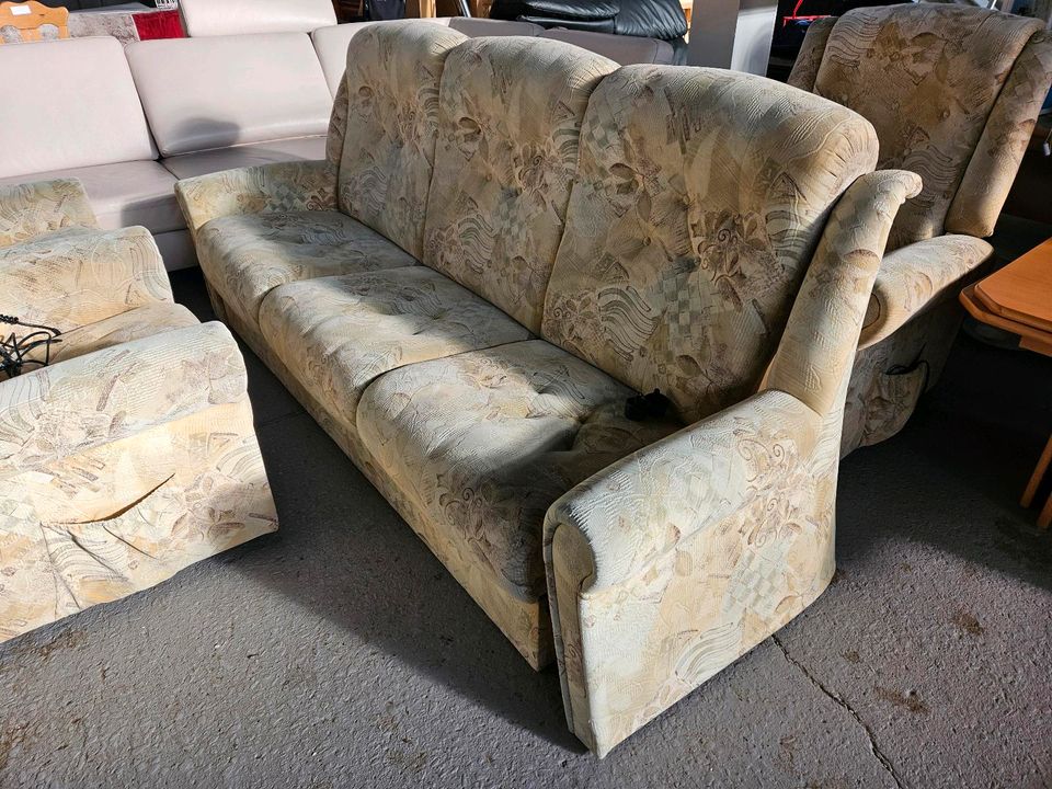 Couchgarnitur Couch Sofa mit 2 elektrischen Sesseln + 1 Sessel in Schwerin