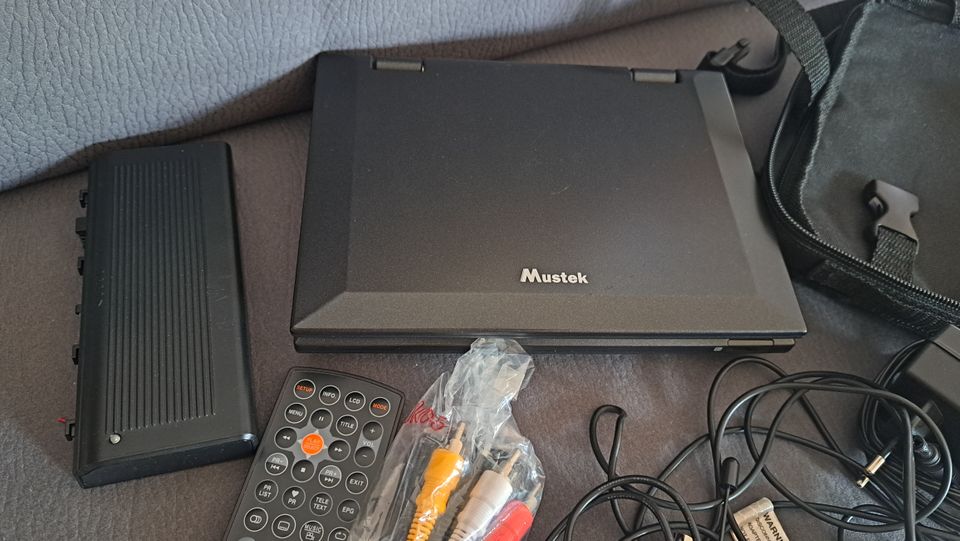 Mustek DVD Player Auto MVP730T 7 Zoll LCD Bildschirm top in Ottendorf-Okrilla