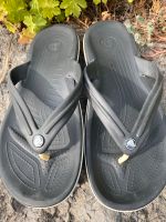 crocs FlipFlop Gr. M11 45-46 schwarz-weiß Zehentrenner Flip Flop Baden-Württemberg - Oberriexingen Vorschau