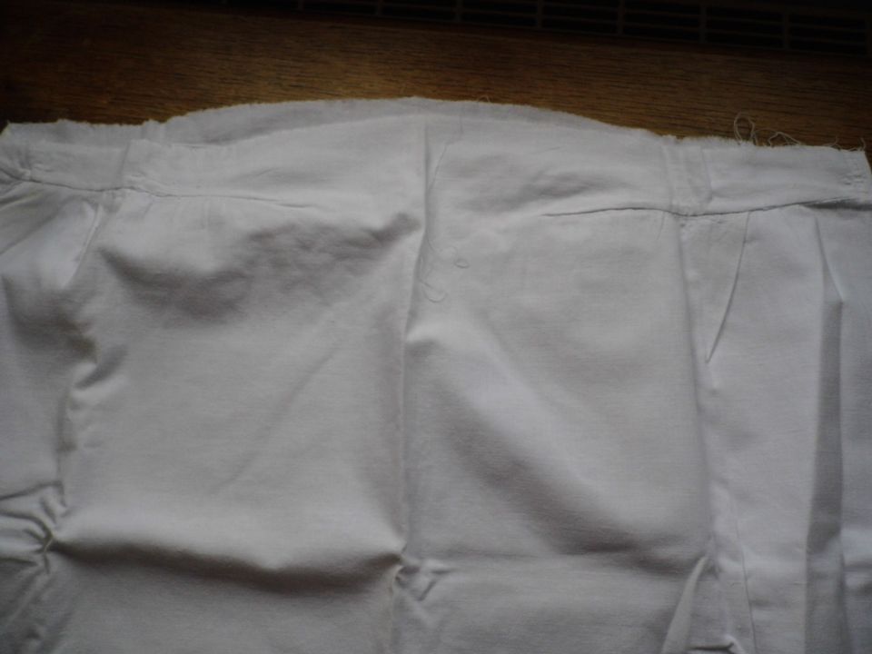 Weißwäsche abgeschnittenes Unterkleid Nachthemd o. ä. in Windeck