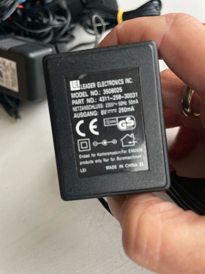 20 Stück Netzadapter Ladekabel Bosch Sony Siemens Samsung Philips in Salzwedel