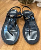 Tommy Hilfiger Sandalen Badeschuhe Gr 38 Bayern - Hof (Saale) Vorschau