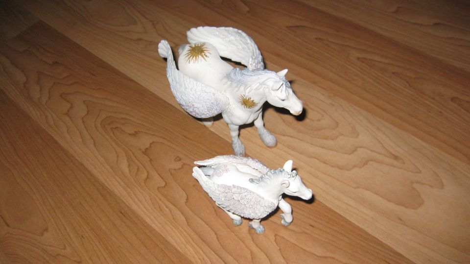 2 x Pegasus_Flügelpferd_Pferde_weiß * Schleich in Gifhorn