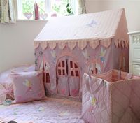 Wingreen fairy Spielhaus groß mit Quilt Decke Hessen - Butzbach Vorschau