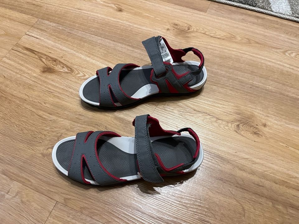 Sandalen Quechua Gr.40 (wie neu) in Eschborn