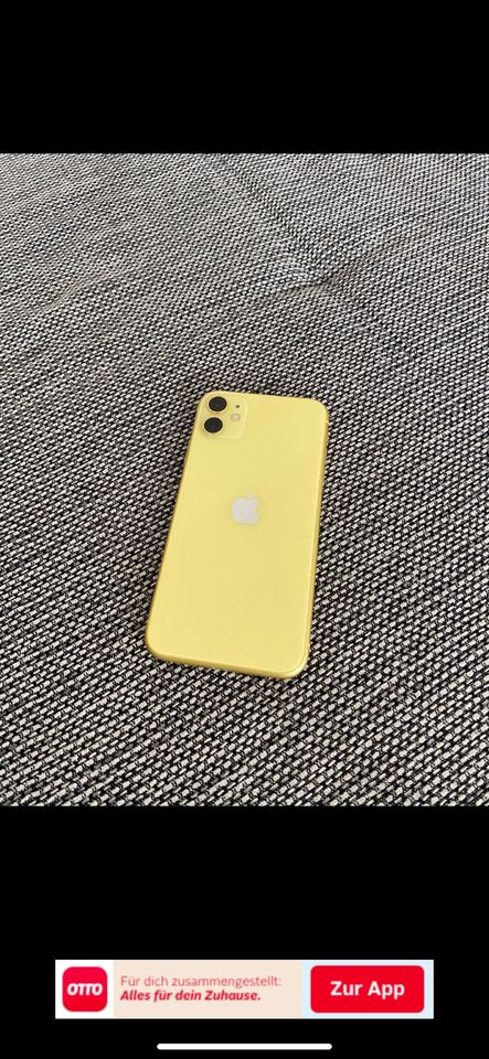 iPhone 11 64 GB in Gold in Pilsting