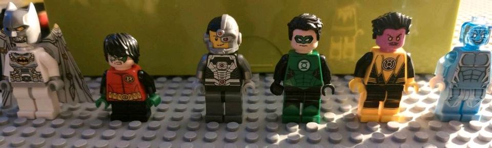 Lego Marvel, DC, Nexo Knights Figuren in Verl
