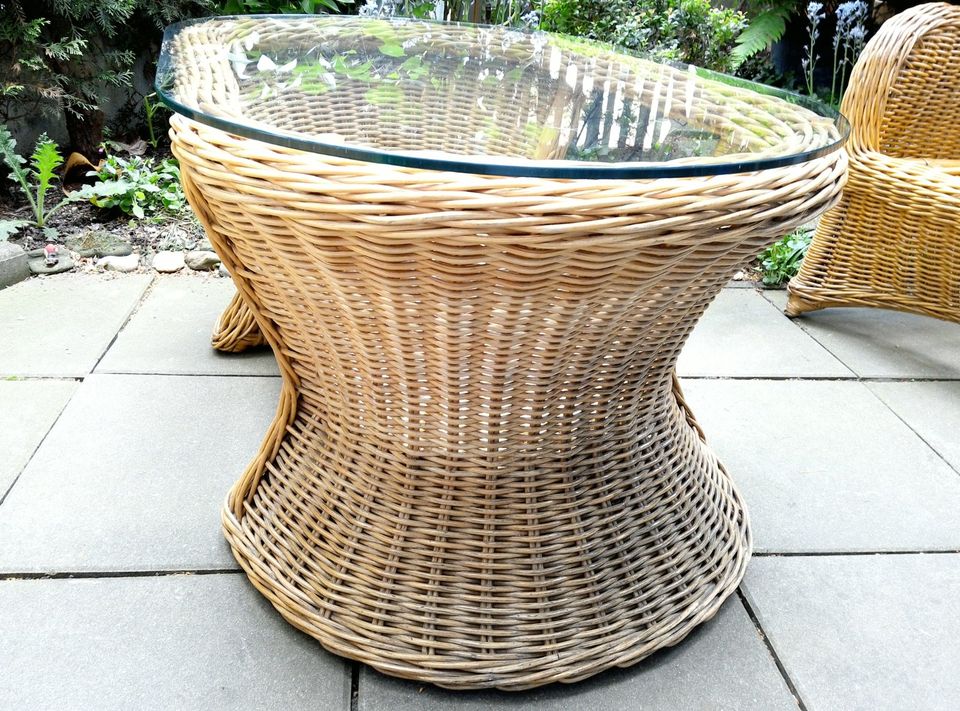 2x Rattan Sessel mit Kissen+1x Tisch oval mit Glasplatte, massiv in Leipzig