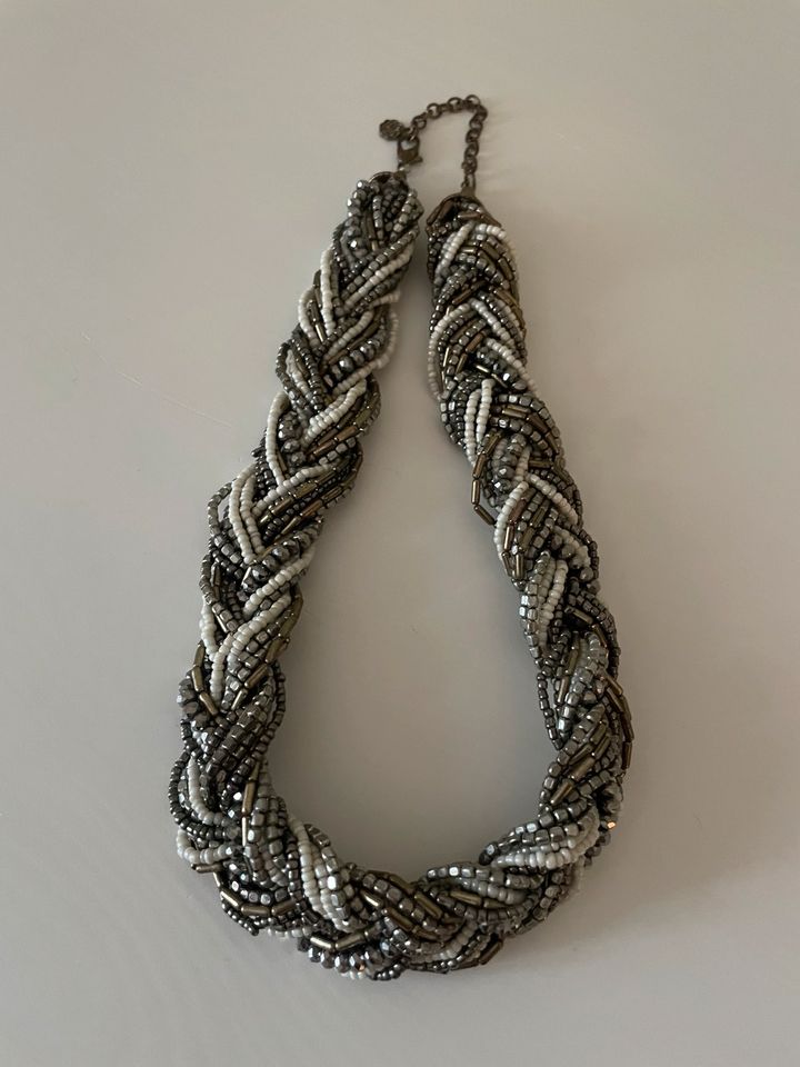 Halskette geflochten silber/weiß/gold in Malberg